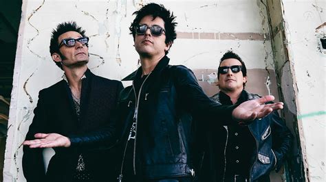 This is the setlist from Green Day's Hella Mega Tour .